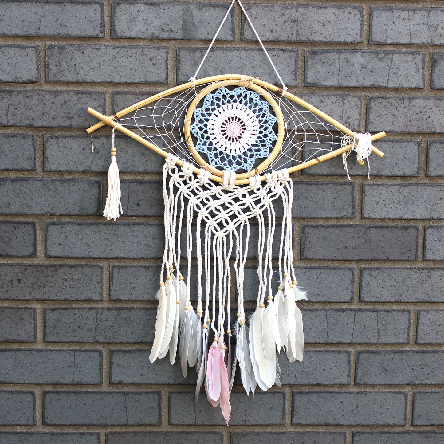 Schutz Traumfänger– mittlere Macrame Eye blau/weiß/pink
