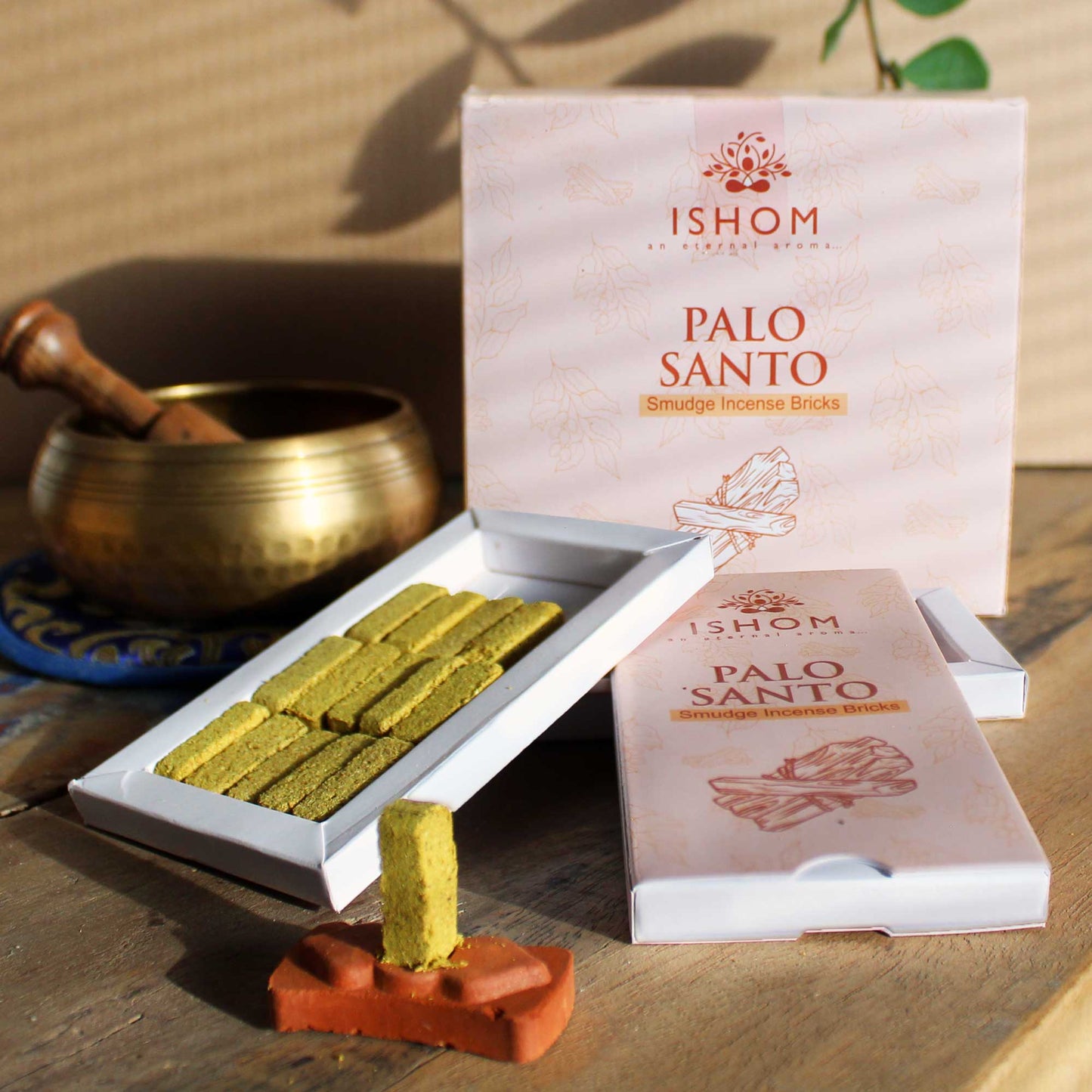 Packung mit 15 natürlichen Räucherstäbchen und Brenner – Palo Santo