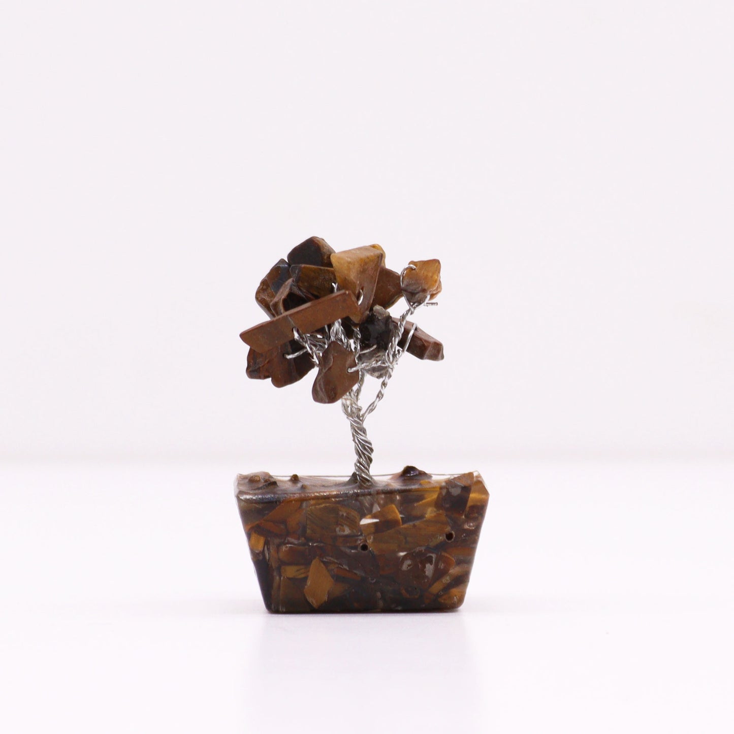 Mini-Edelsteinbäume auf Orgonitbasis – Tigerauge (15 Steine)