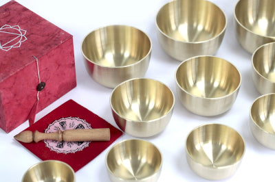 Set mit 10 Bell-Metallschalen