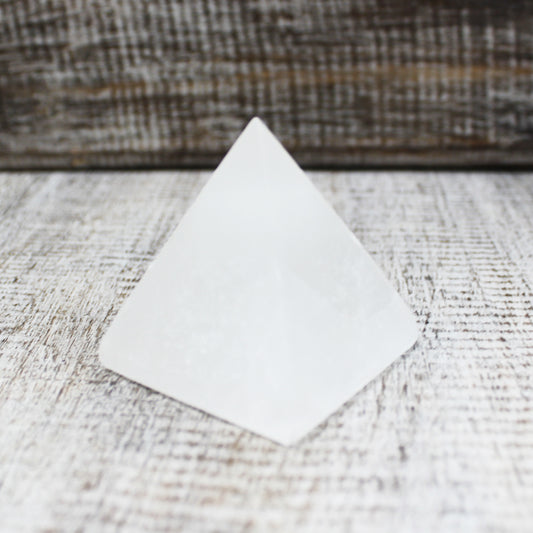 Selenitpyramide - 5 cm