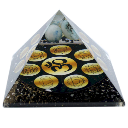 Orgonit-Pyramide – Mitternachts-Om-Chakra – 90 mm