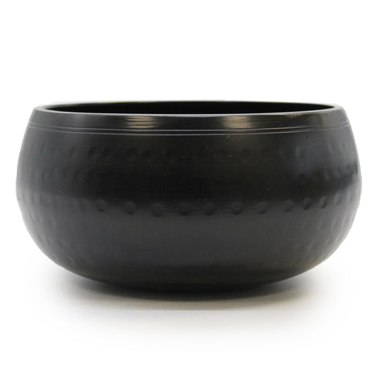 Medium Black Beaten Bowl – 15 cm