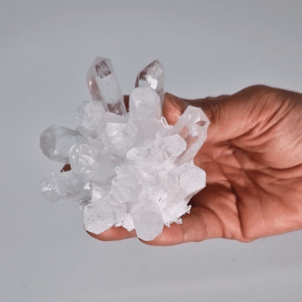 Handgefertigter natürlicher Quarz-Cluster – Klarer Quarz (ca. 250–300 g, 8 cm)