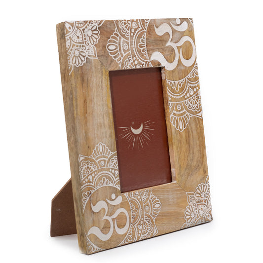 Mittlerer Mangoholz-Bilderrahmen (für 10 x 15 cm), 26 x 20 x 2 cm – Mandala – Weiß