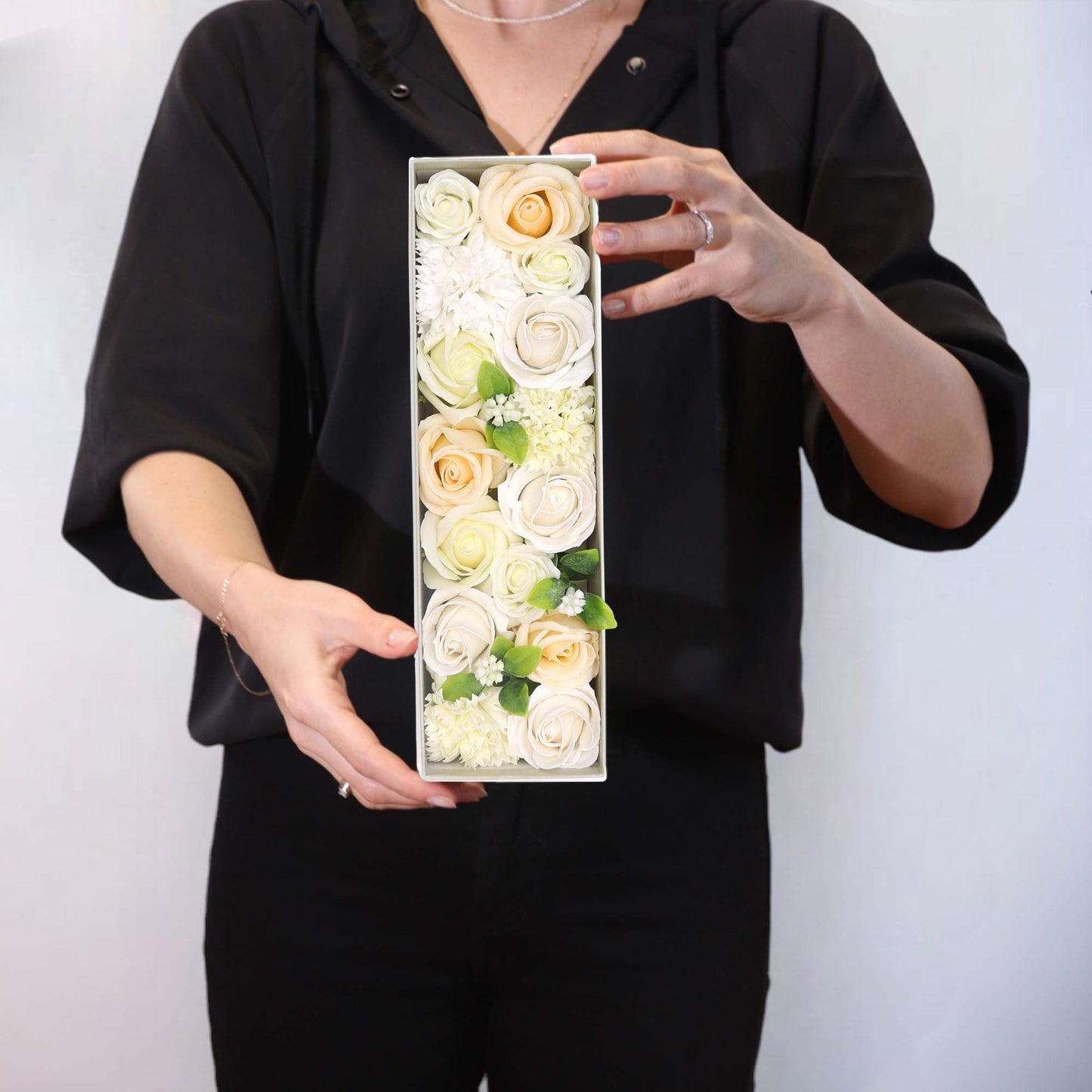Seifenblumen-Geschenkbox – Wedding Blessings White & Ivory (Lange Box)