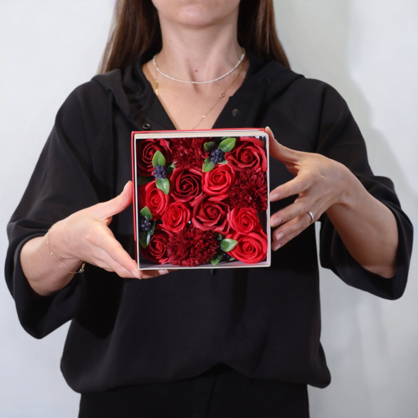 Seifenblumen-Geschenkbox – Classic Red Roses (Quadrat Box)
