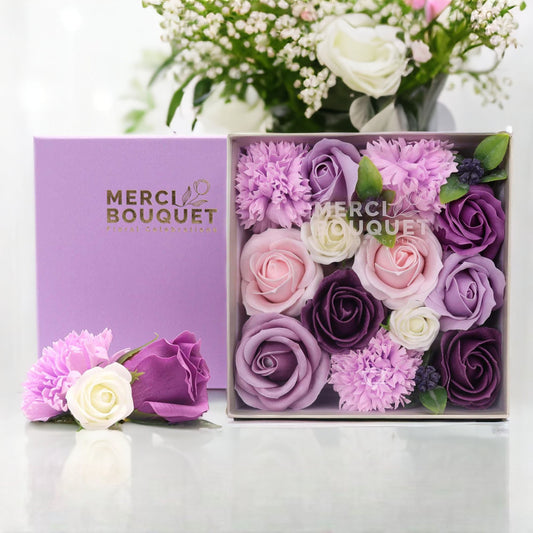 Seifenblumen-Geschenkbox – Lavender Rose & Carnation (Quadrat Box)